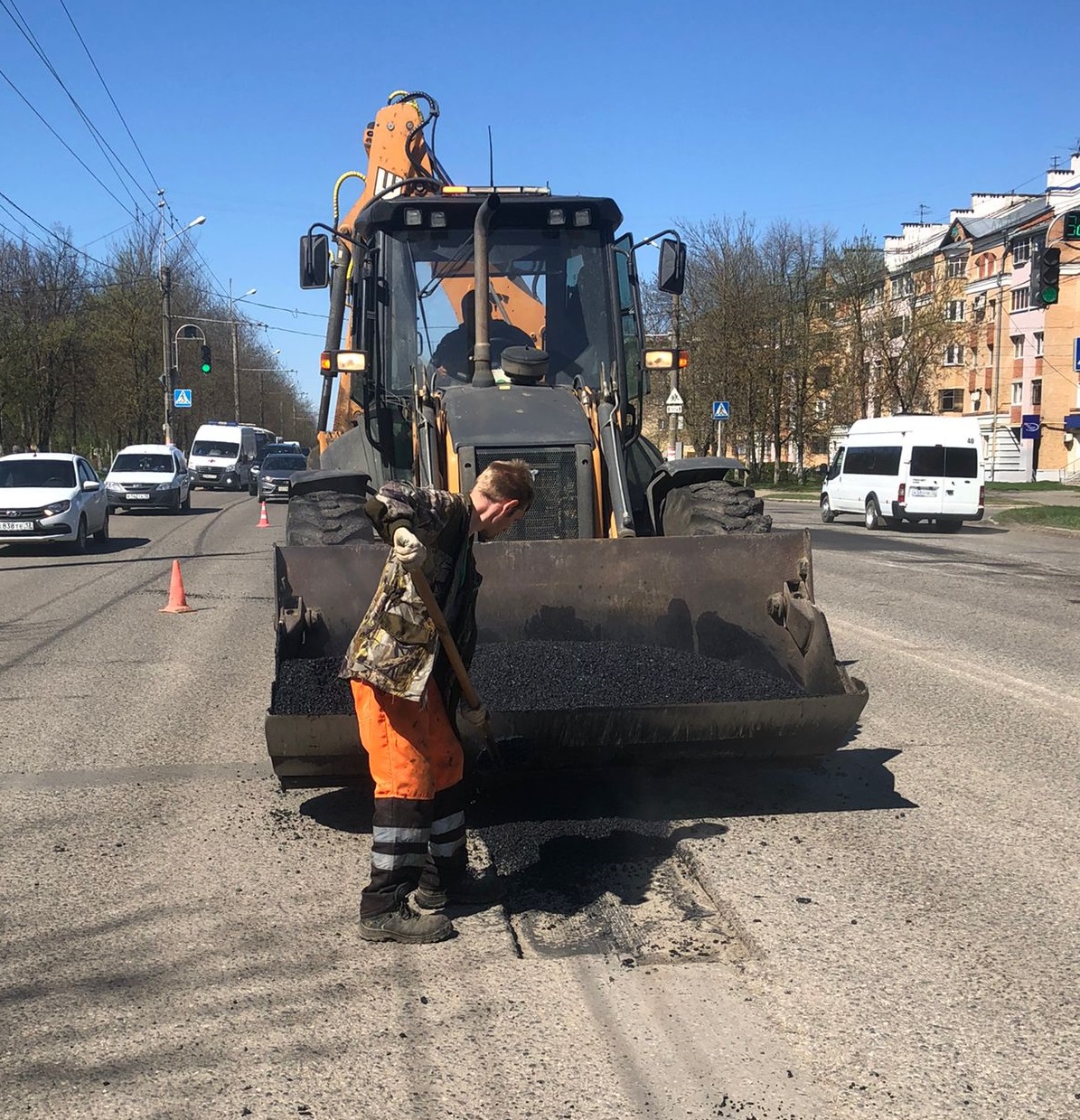 В городском округе Саранск продолжается ямочный ремонт дорог | 24.04.2024 |  Саранск - БезФормата